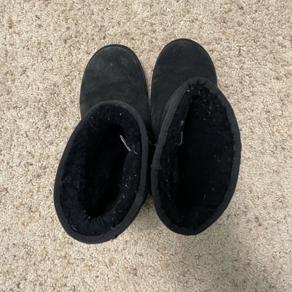 Classic Short Ugg Boots Black - Picture 3 of 6